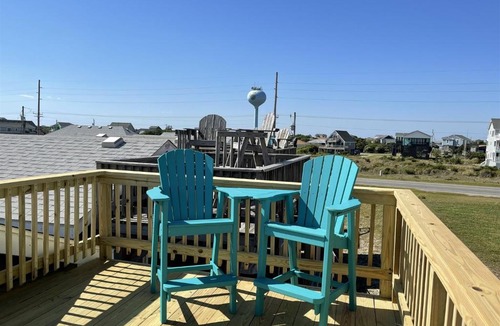 Hatteras Apartment | 34 SAILING IN A GALE