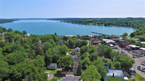 Skaneateles Historic District Hotel | 34 State "Historic Luxury Suites" Skaneateles