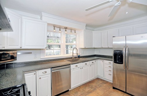 Thunderbolt House | 3403 Bannon