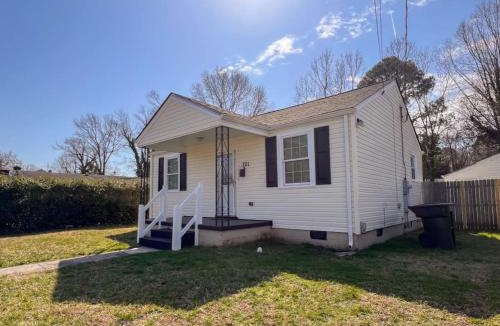 Hampton House | 341 2-homes that sleep 16