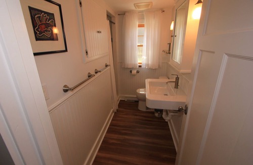 Sagamore Beach Cottage | 343 Phillips Rd - Oceanfront Sagamore Beach Cottage, Pet-Friendly, Central A/C