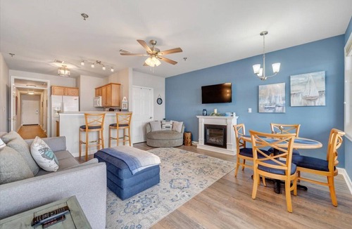 Huddleston Apartment | #344 Pointe - 2 Bedroom Lakefront Condo at Mariners SML