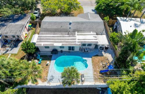 Largo House | 3485 Floral Drive SE
