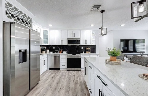 Largo Cottage | 3485 Floral Drive SE