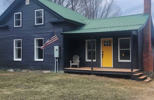 Willsboro Apartment | 349 Reber Sunset Studio