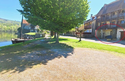 Beaulieu-sur-Dordogne Apartment | 35 m2 apartment facing the Dordogne