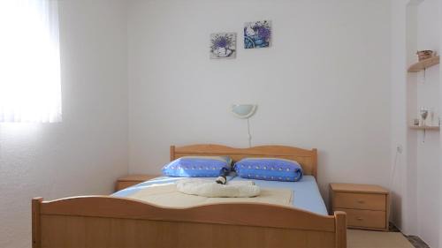 Ribarica House | 35 meters from sea Sweat house with garden