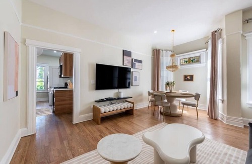 Jersey City Apartment | 35 Mins to NYC, Bright Bohemian 3BR Retreat! Near Newark