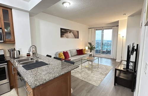 Newtonbrook Condo | 35% OFF! Winter Comfort Oasis &Subway &Parking, Pool,Buzzing Restaurant District