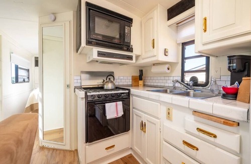 Canoncito House | 35' RV- Glamping |Firepit |Private| 15min to Plaza