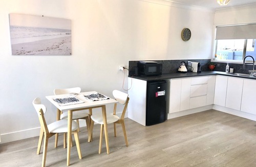 Malua Bay Apartment | 350m walk to two beautiful beaches!