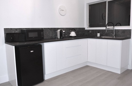 Malua Bay Apartment | 350m walk to two beautiful beaches!