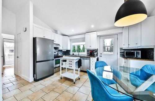 Boisbriand House | #351 Beautiful House in Boisbriand 3 bedrooms