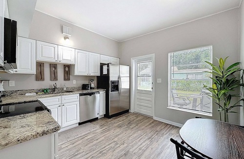Tampa Cottage | 3517 River Grove Drive