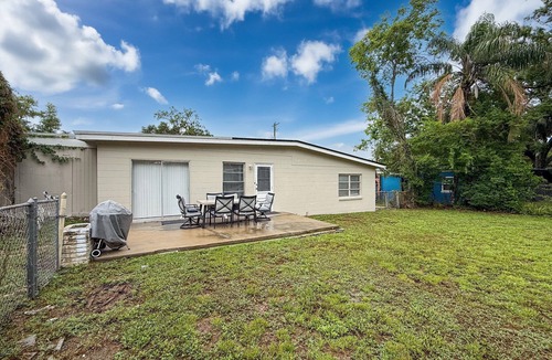 Tampa Cottage | 3517 River Grove Drive