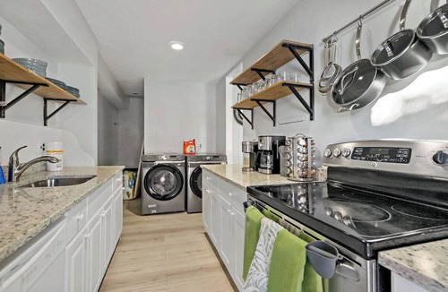 Georgetown Bed & Breakfast | 3524 Water · Million Dollar Views | Georgetown |Patios |Parking