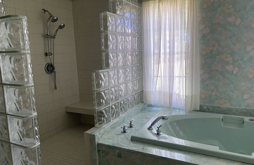 Heltonville House | 3547 Pleasant Run Rd