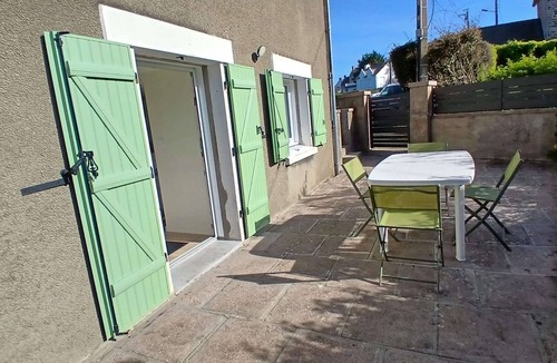 Pleherel-Plage-Vieux-Bourg House | 357 - Apartment with courtyard and garden, 100m from the beach