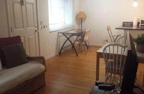 Downtown North Apartment | 357#E downtwn 2bedrm AC hardwd