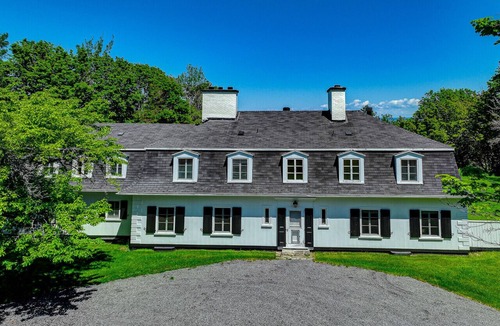 Pointe-au-Pic House | 359 · Les Immeubles Charlevoix - 359