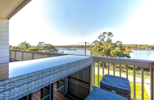 Mannum House | 35A Purnong Road, Mannum