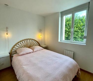 La Madeleine Apartment | 35m2 à la Madeleine: Salon, Cuisine & sdb privés
