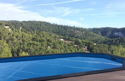 Sant Pere de Ribes Villa | 35min getaway from Barcelona, private pool and BBQ