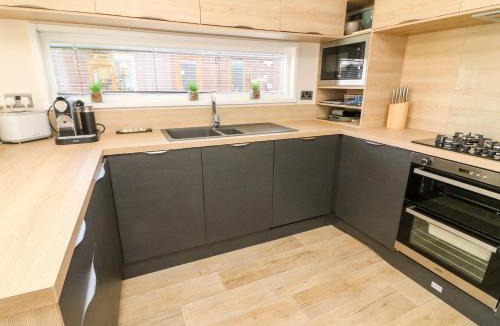 Tewitfield House | 36 Gressingham