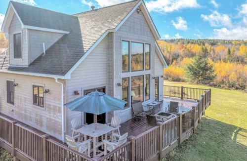 Greenwood Cabin | 360 Degree Mountain Views- Where Sunsets Steal the Show. Dog Friendly
