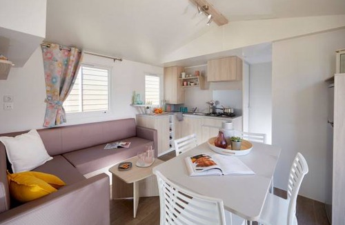 Vernioz RV Rental | 360 ft² Mobile home