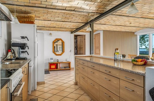 Fur House | 365 m² House ∙ 8 bedrooms ∙ 18 guests