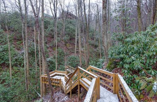 Smoky Mountains Ski Chalet | #3685 Brookside