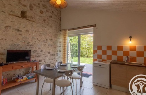 Saint-Christophe-du-Bois House | 37 m² House ∙ 1 bedroom ∙ 4 guests