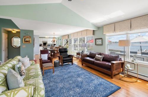 Stonington House | 37 Wamphassuc Rd Château Stonington