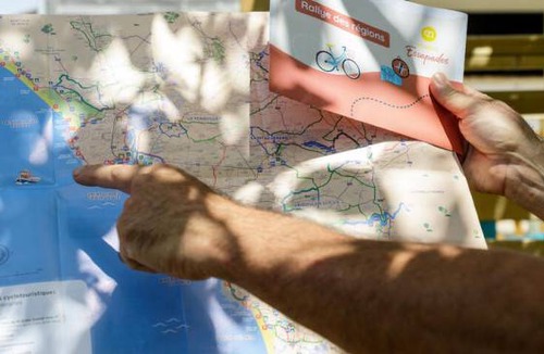 Saint-Laurent-de-Medoc RV Rental | 370 ft² Mobile home