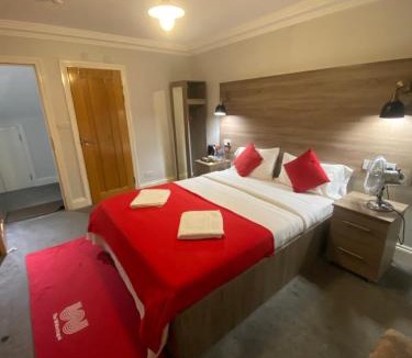 Cranbrook House | 371 Cranbrook Rd IG2