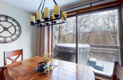 Plymouth House | 375 Hawk Spur