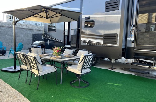 Gravois Mills House | 38 ft RV-Amazing View-Water Park-Restaurant