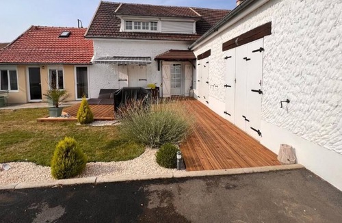 Amblainville Cabin | 38 Rue nationale