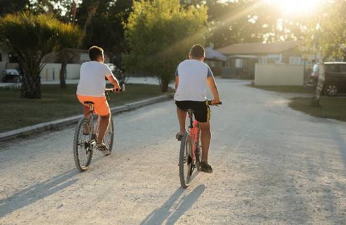 Saint-Laurent-de-Medoc RV Rental | 380 ft² Mobile home