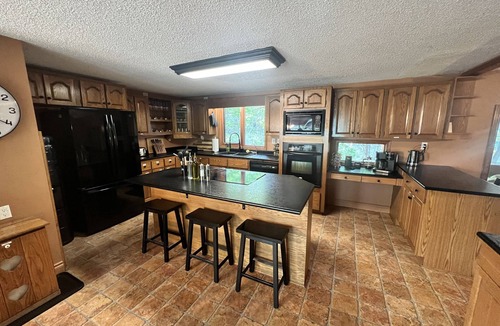 Kenora Cottage | 3800 sq.ft. Lakefront Home on Black Sturgeon