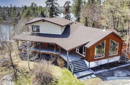 Kenora Cottage | 3800 sq.ft. Lakefront Home on Black Sturgeon