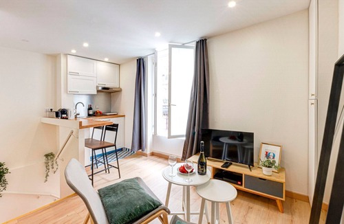 Quartier Sainte-Marguerite Apartment | 388 Suite Trousseau - Superb apartment in Paris