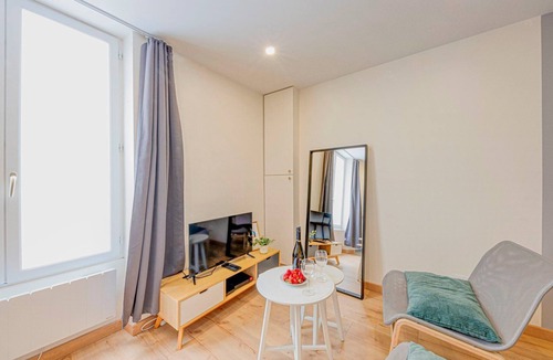 Quartier Sainte-Marguerite Apartment | 388 Suite Trousseau - Superb apartment in Paris
