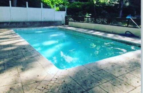 Roxborough House | 389G 1 BR Standard bedroom