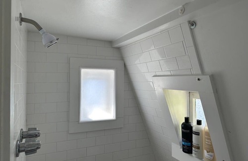 South Britain Apartment | #38b *The Getaway* with a view.