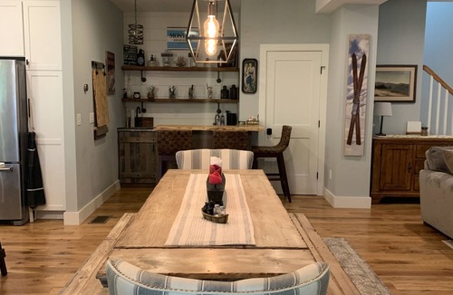 Huletts Landing House | 39- 5 Star Reviews on AirB, No Cleaning Fee, New Everything, CAC & Walk to Water