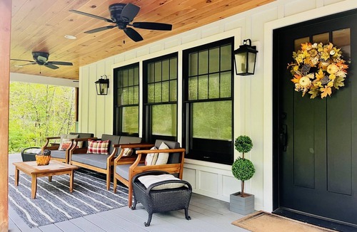 Huletts Landing House | 39- 5 Star Reviews on AirB, No Cleaning Fee, New Everything, CAC & Walk to Water