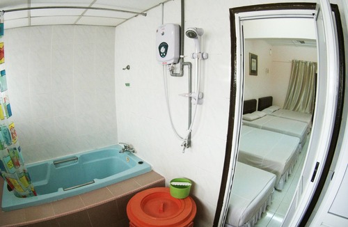 Taman Kota Laksamana House | 39 Guest House