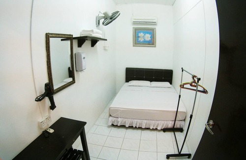 Taman Kota Laksamana House | 39 Guest House
